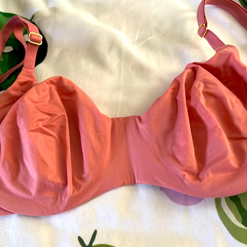 VS mauve pink bra embossed
